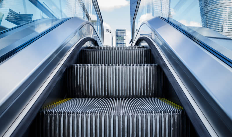 Escalator chain manufacturing